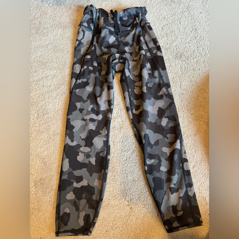 Athleta Gray Camo Lightening Leggings  Size L